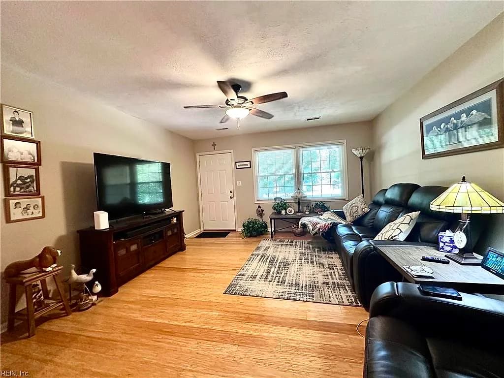 1708 Seaford RD, SEAFORD VA 23696 - Photo 4