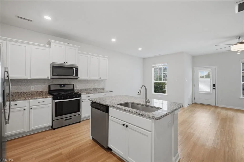 2029 Chartwell DR, NEWPORT NEWS VA 23608 thumb 10