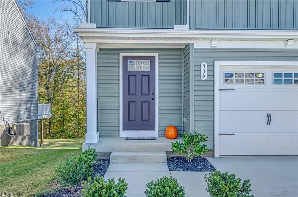 304 Normandy CRES, WILLIAMSBURG VA 23185 - Photo 4