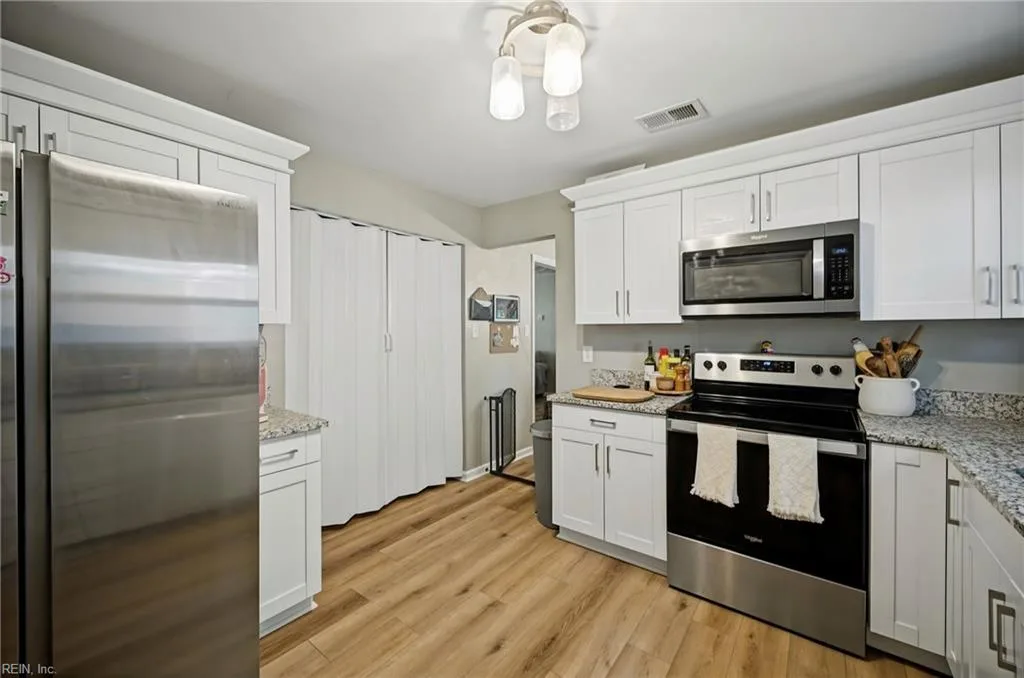 1107 Sean DR, CHESAPEAKE VA 23323 thumb 12