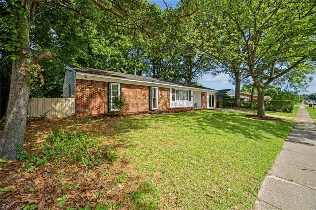 1107 Sean DR, CHESAPEAKE VA 23323 - Photo 3