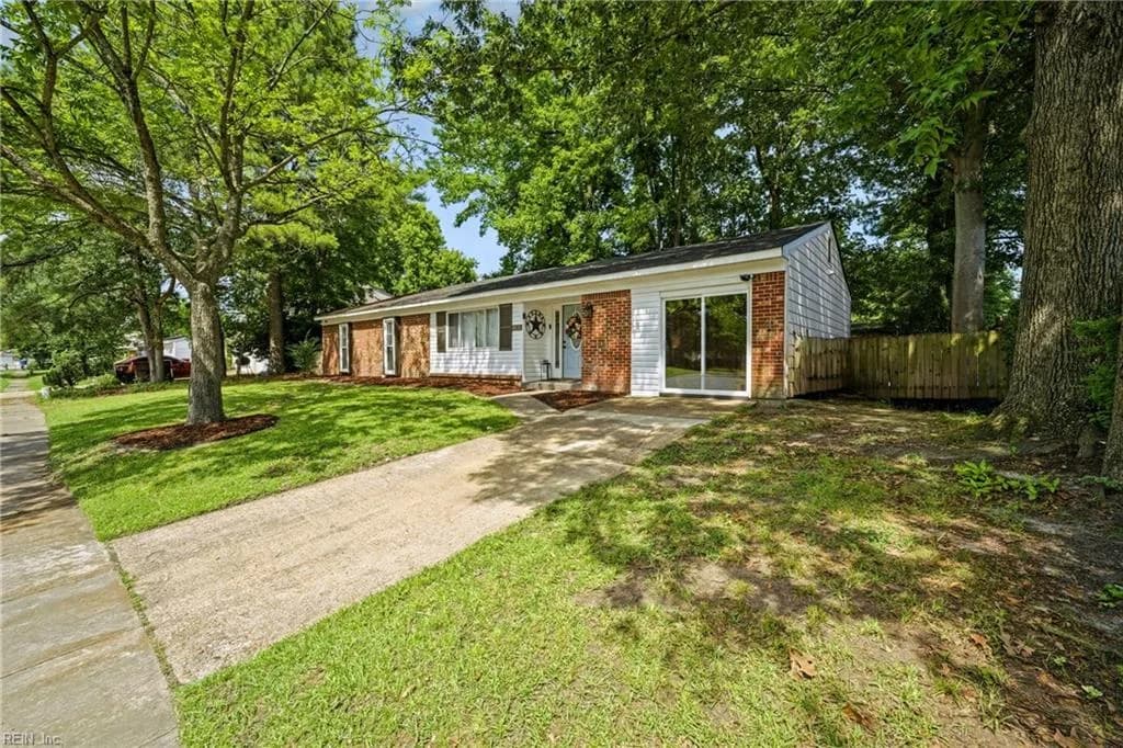 1107 Sean DR, CHESAPEAKE VA 23323 - Photo 4