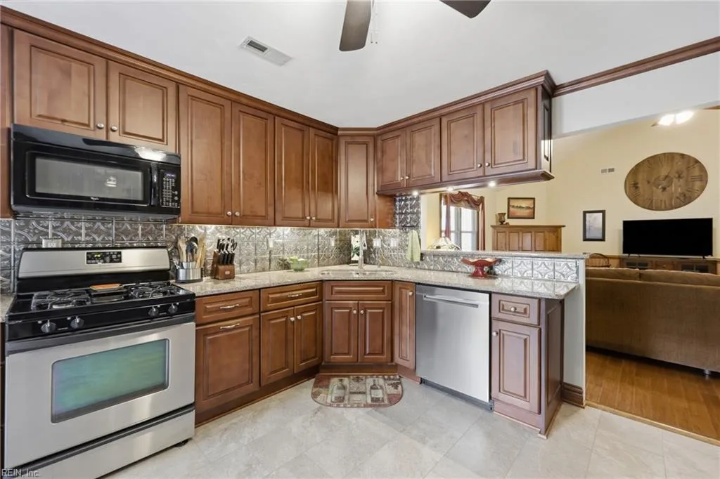 233 Downing DR, CHESAPEAKE VA 23322 thumb 7