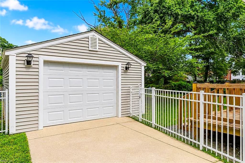 524 Meads RD, NORFOLK VA 23505 - Photo 3
