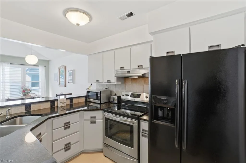 2410 Loran CT, VIRGINIABEACH VA 23451 thumb 11