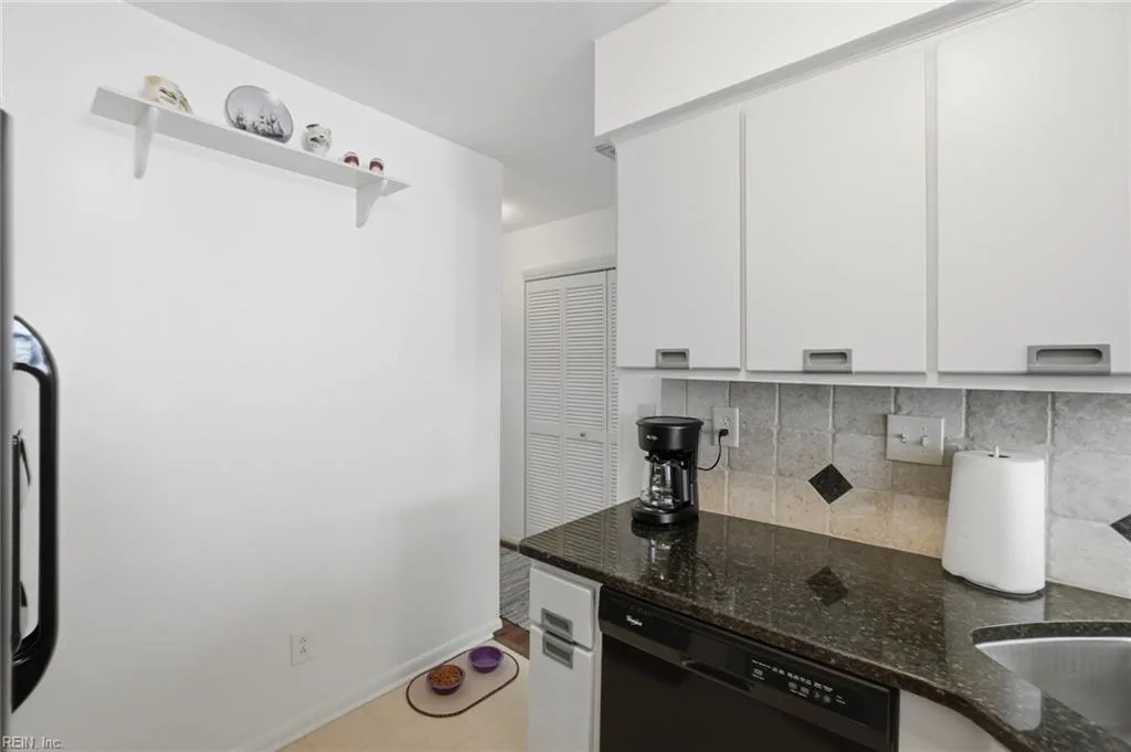 2410 Loran CT, VIRGINIABEACH VA 23451 thumb 12