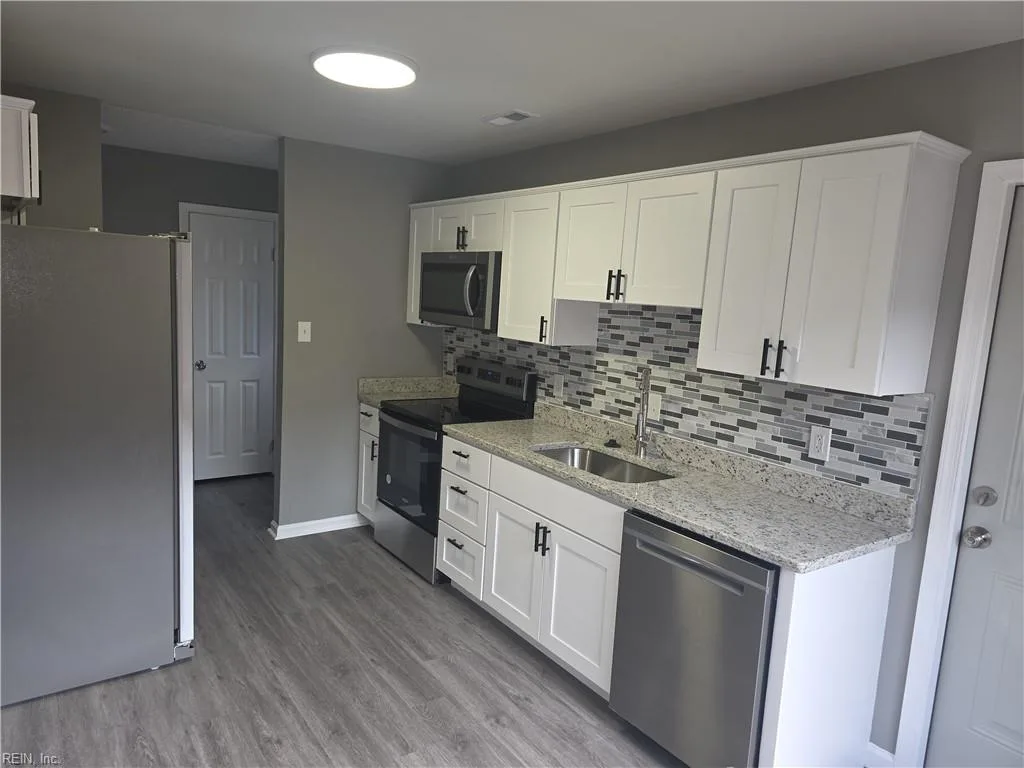 5008 Christian CIR, VIRGINIABEACH VA 23464 - Photo 5