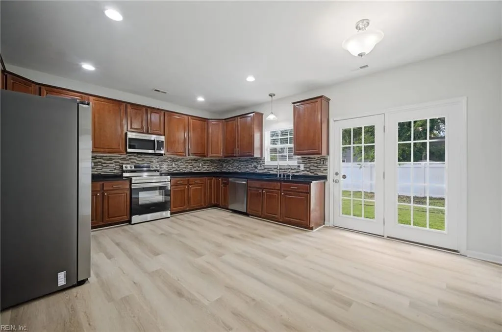 1072 Kennedy ST, NORFOLK VA 23513 thumb 12