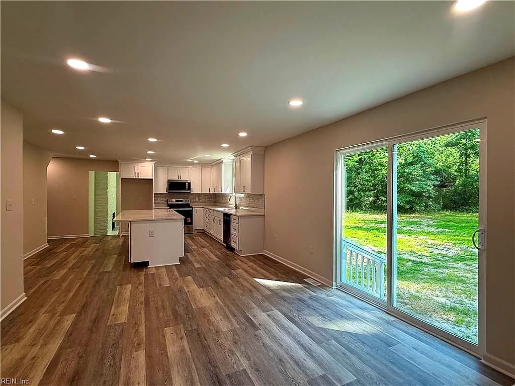 537 Margaret DR, CHESAPEAKE VA 23322 - Photo 5