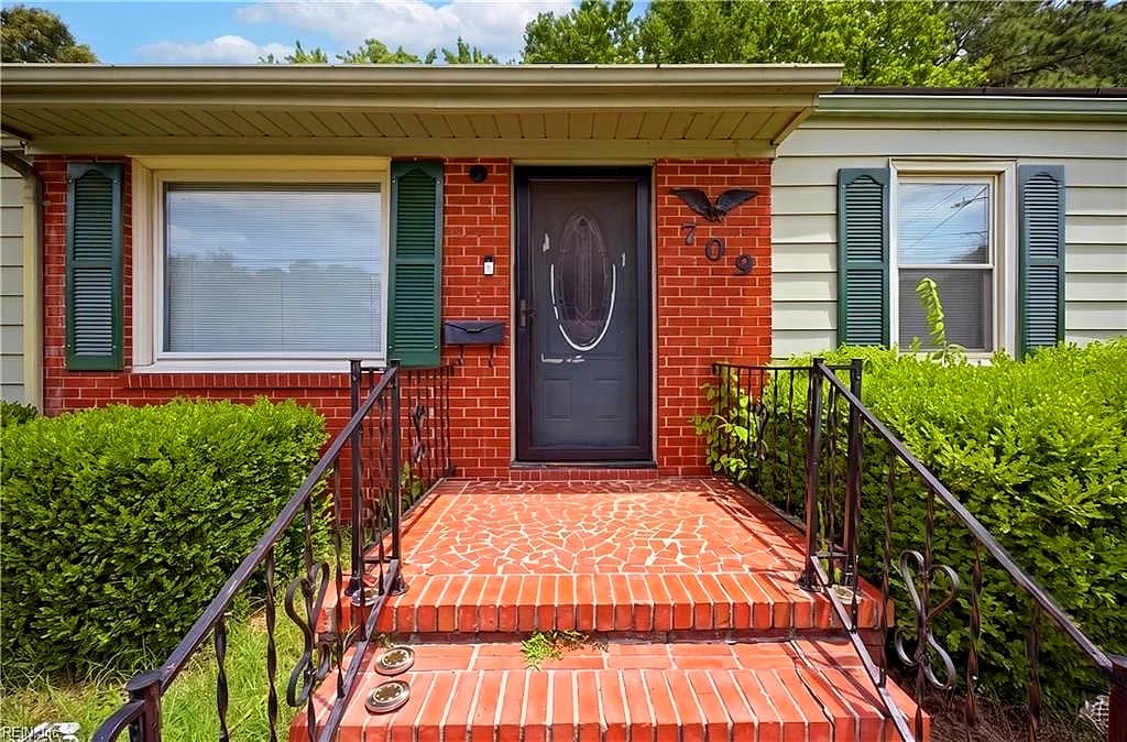 709 Mclawhorne DR, NEWPORT NEWS VA 23605 - Photo 3
