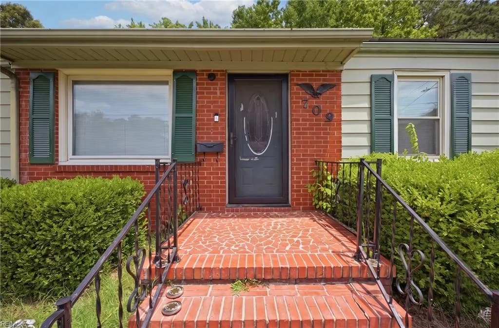 709 Mclawhorne DR, NEWPORT NEWS VA 23605 - Photo 3