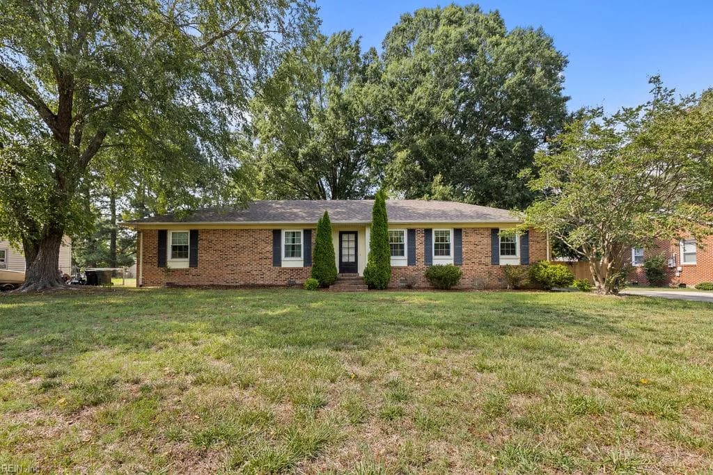 228 Carrie DR, FRANKLIN VA 23851 - Photo 2