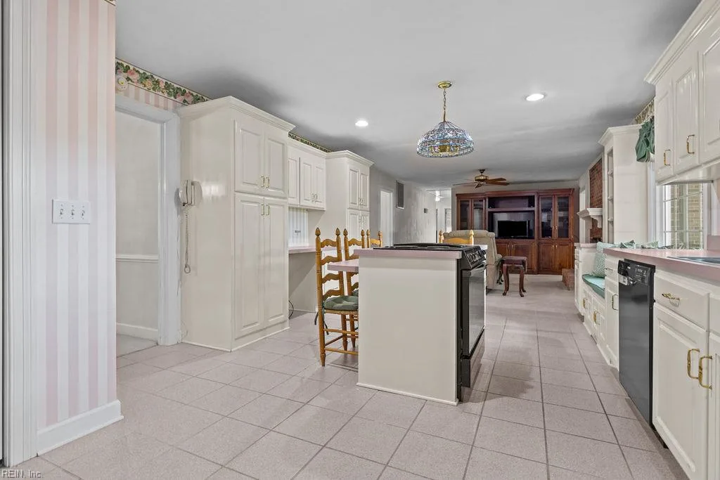 228 Carrie DR, FRANKLIN VA 23851 thumb 10