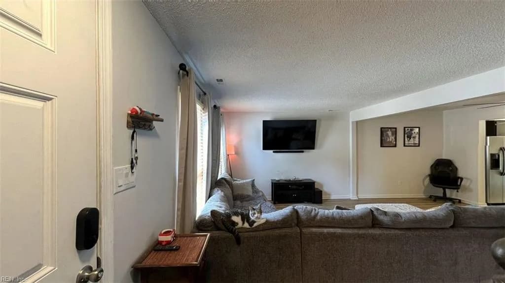 536 Biltmore DR, VIRGINIA BEACH VA 23454 - Photo 4