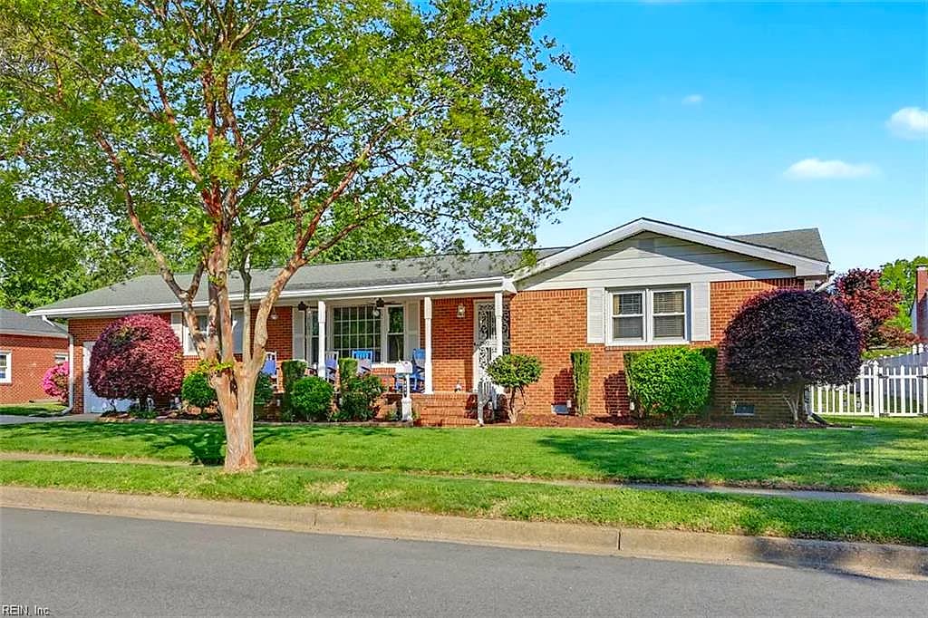 2424 Blueberry RD, NORFOLK VA 23518 - Main photo