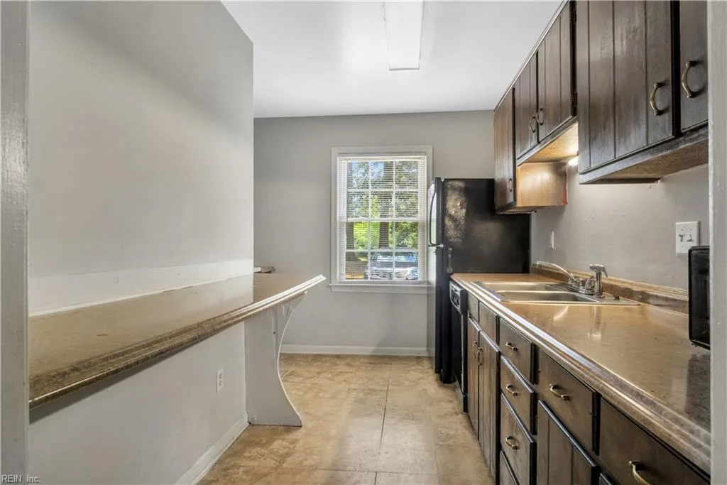 14553 Old Courthouse WAY #B, NEWPORT NEWS VA 23608 thumb 12