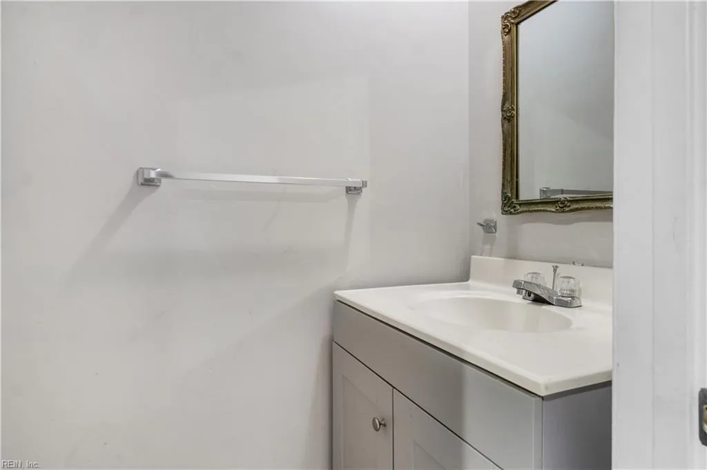 14553 Old Courthouse WAY #B, NEWPORT NEWS VA 23608 thumb 8