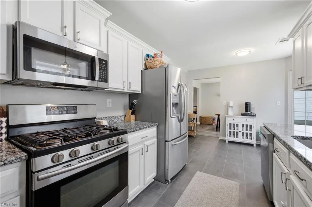 352 Circuit LN, NEWPORT NEWS VA 23608 thumb 11