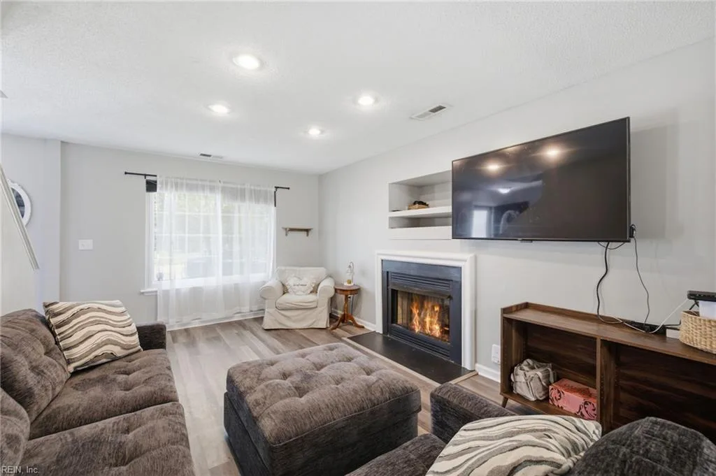 352 Circuit LN, NEWPORT NEWS VA 23608 thumb 6