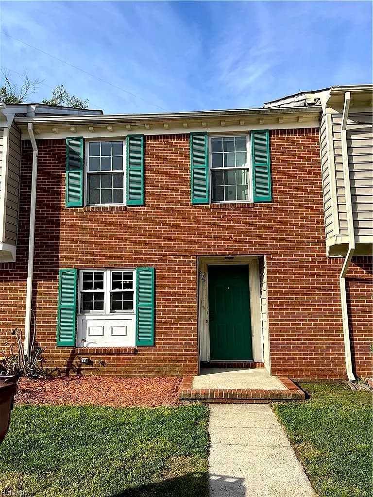 824 Huntly DR, CHESAPEAKE VA 23320 - Main photo