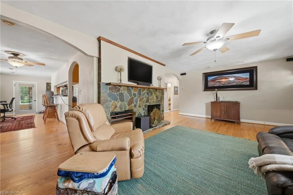 103 Ashley RD, CHESAPEAKE VA 23322 thumb 8