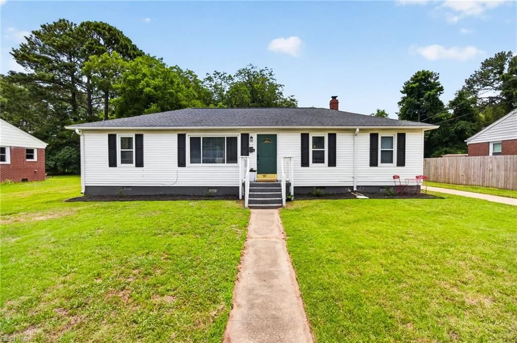 24 Westminister DR, HAMPTON VA 23666 - Main photo