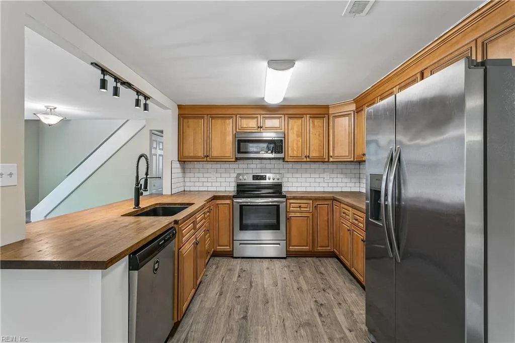 2022 Winfree RD, HAMPTON VA 23663 thumb 12