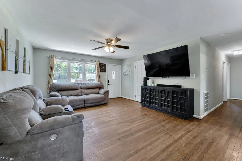 3036 Bomar DR, CHESAPEAKE VA 23321 - Photo 4