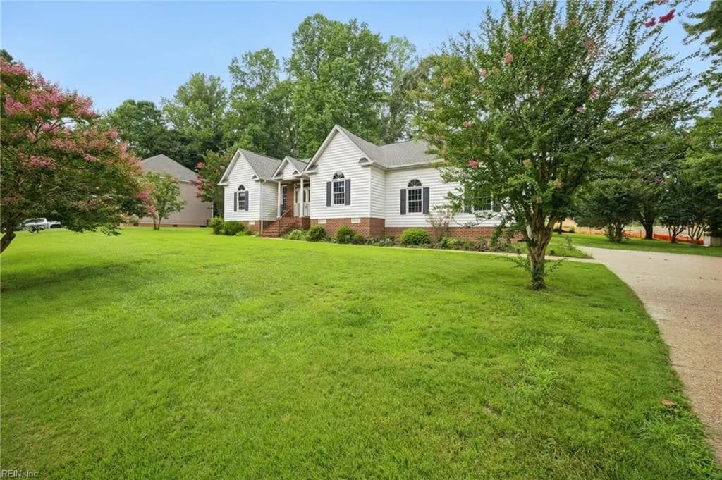 4916 Westmoreland DR, WILLIAMSBURG VA 23188 - Photo 4