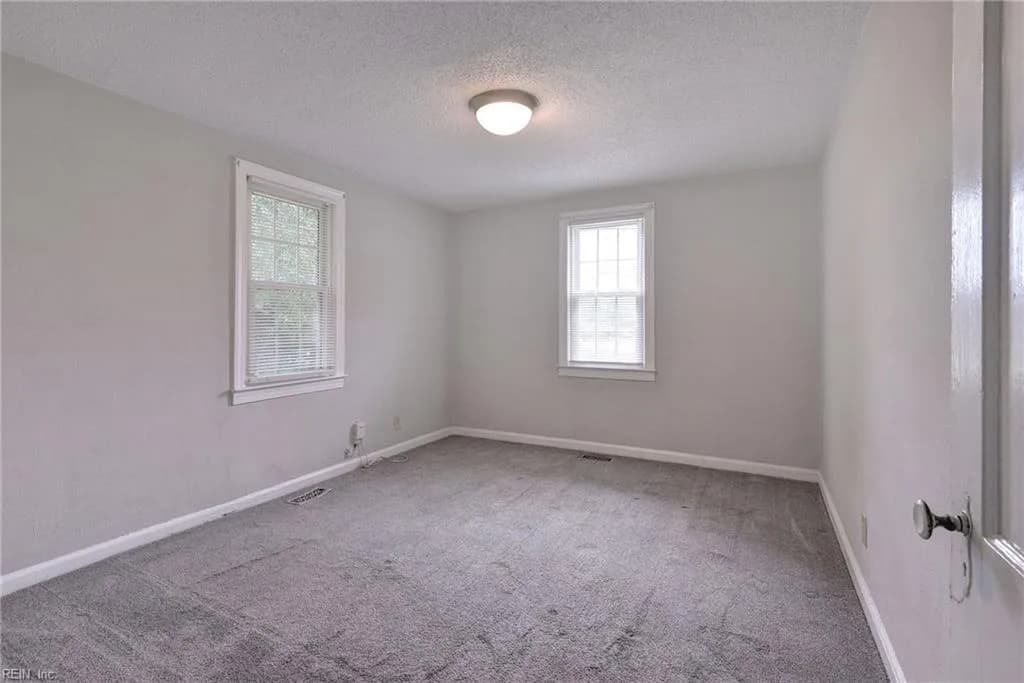 5900 Wickham AVE, NEWPORT NEWS VA 23605 thumb 12