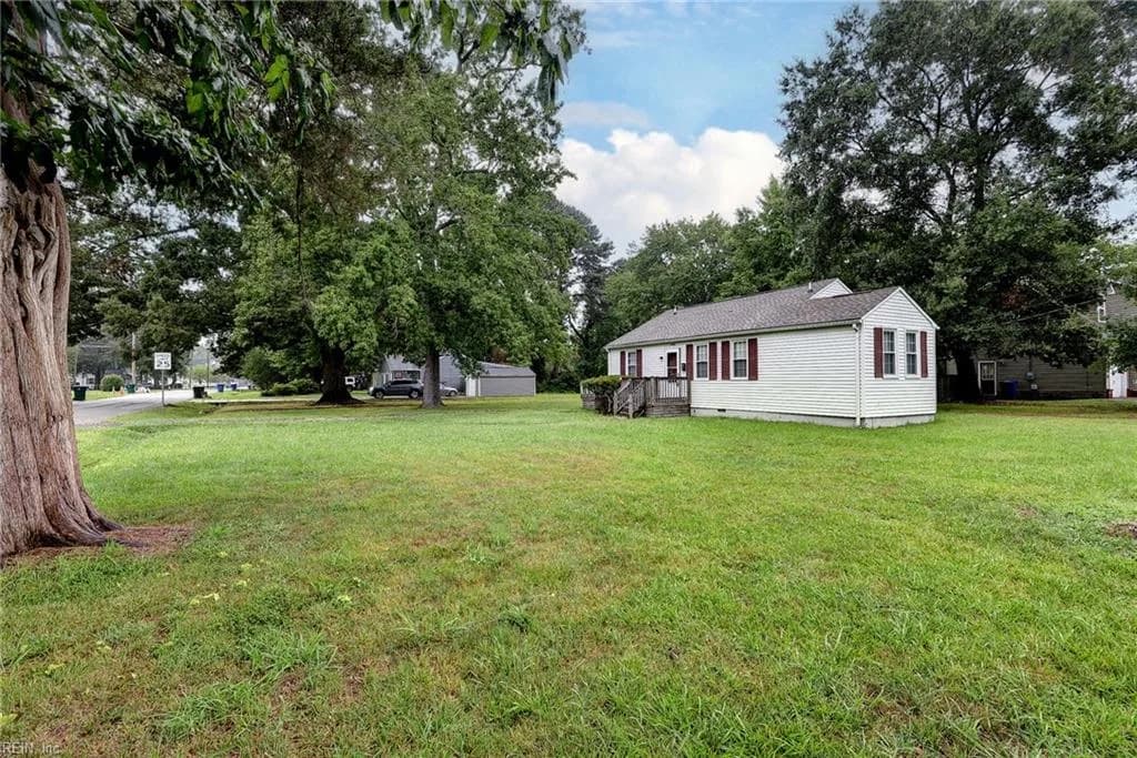 5900 Wickham AVE, NEWPORT NEWS VA 23605 - Photo 3