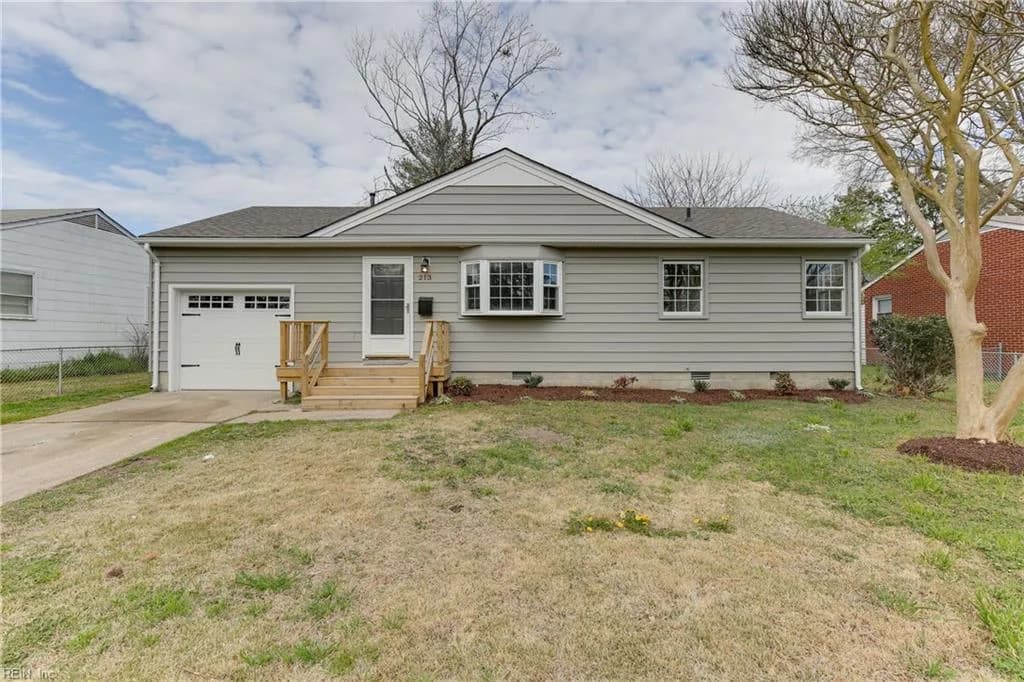 213 Clemwood PW, HAMPTON VA 23669 - Main photo