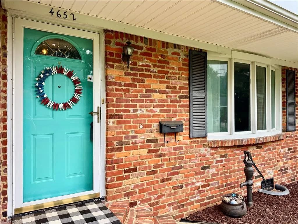 4652 Miles Standish RD, VIRGINIA BEACH VA 23455 - Photo 3