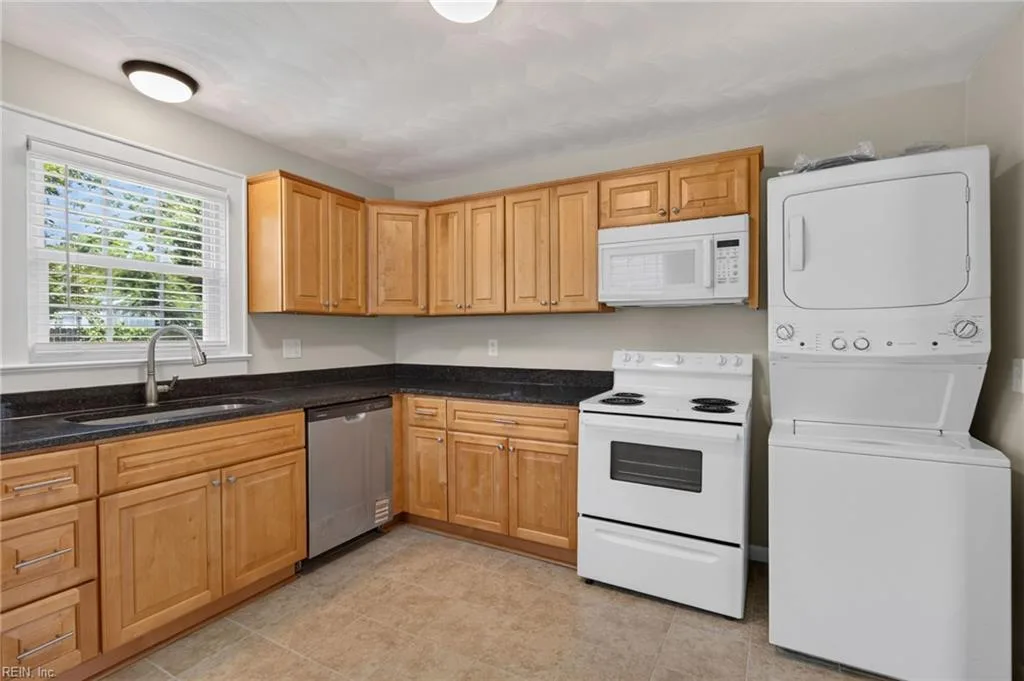 121 Lucas AVE, NORFOLK VA 23502 thumb 9