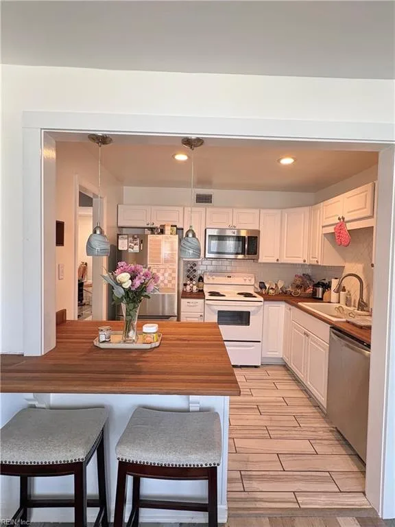 853 Cambridge DR, VIRGINIA BEACH VA 23454 - Photo 5