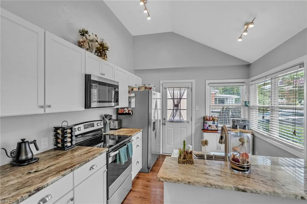 1740 Skyline DR, NORFOLK VA 23518 thumb 10