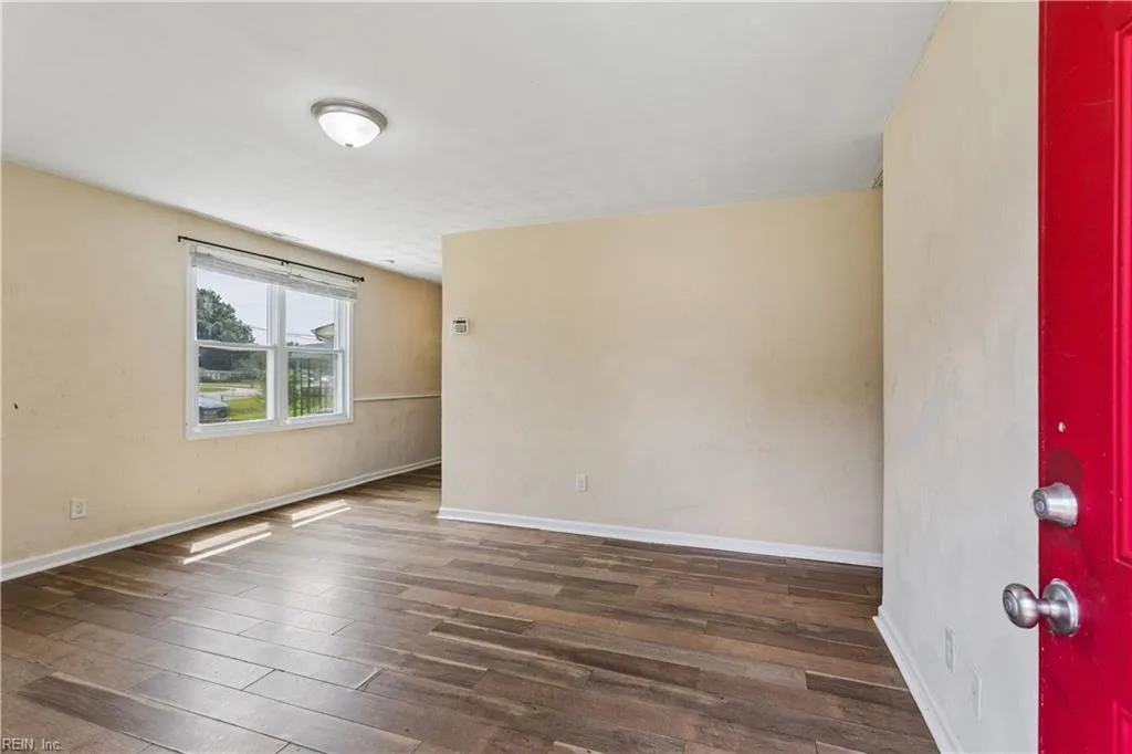 2916 Berkley AVE, CHESAPEAKE VA 23325 - Photo 4