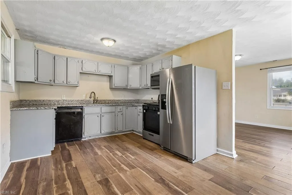 2916 Berkley AVE, CHESAPEAKE VA 23325 thumb 8