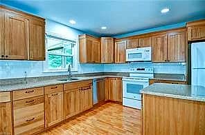 858 Waters RD, CHESAPEAKE VA 23322 thumb 12