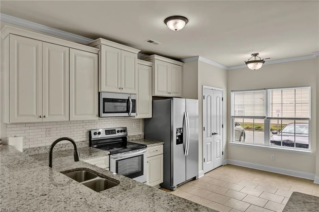 2833 Estella WAY, CHESAPEAKE VA 23325 thumb 7