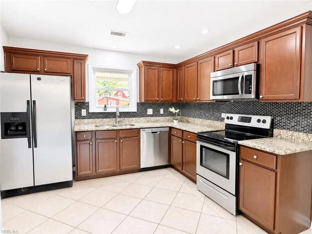 4028 Foxwood DR, VIRGINIA BEACH VA 23462 - Photo 5