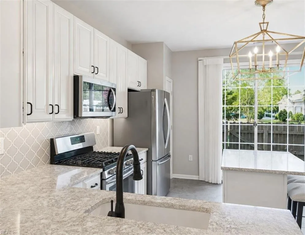 1425 Otterbourne CIR, CHESAPEAKE VA 23320 thumb 9