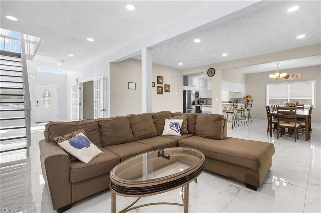 1270 W Ocean View AVE, NORFOLK VA 23503 thumb 11
