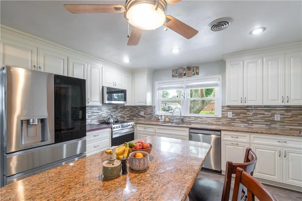 409 Old Forge CT, VIRGINIA BEACH VA 23452 - Photo 5