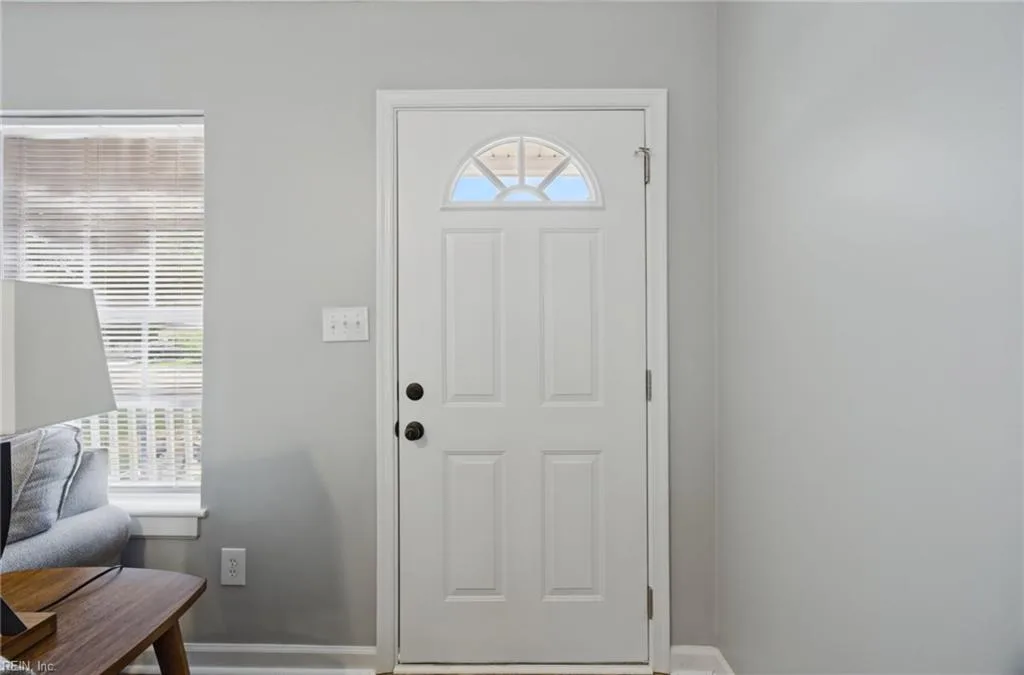 728 Center AVE, NEWPORT NEWS VA 23605 - Photo 4