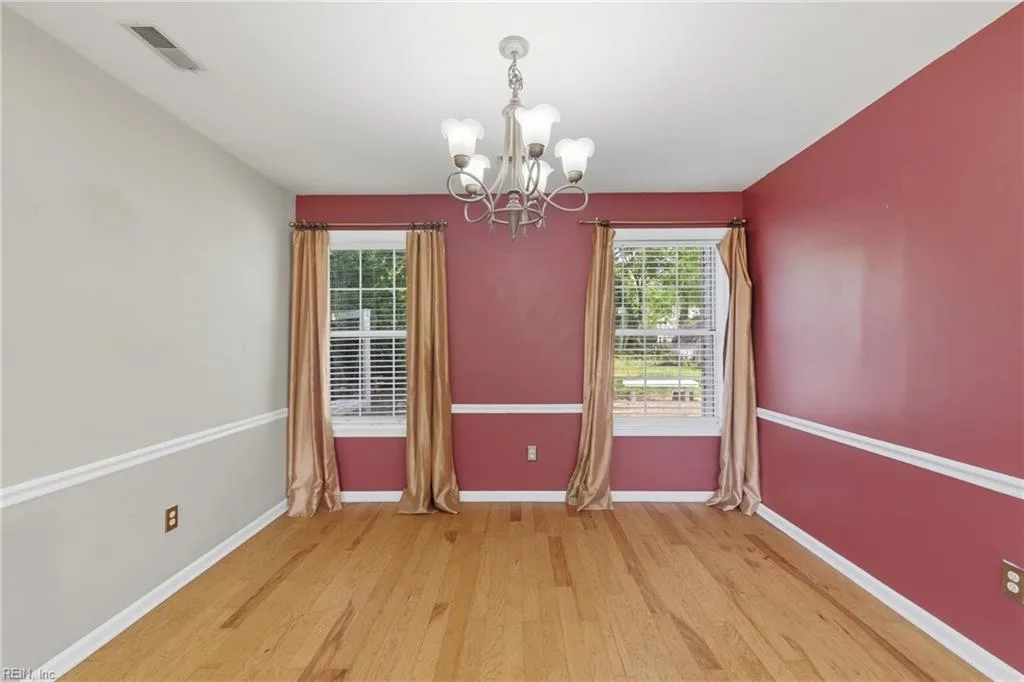 304 Susan Newton LN, YORKTOWN VA 23693 thumb 7