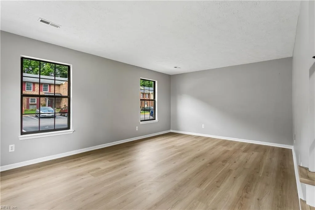 359 Deputy LN #F, NEWPORTNEWS VA 23608 - Photo 5