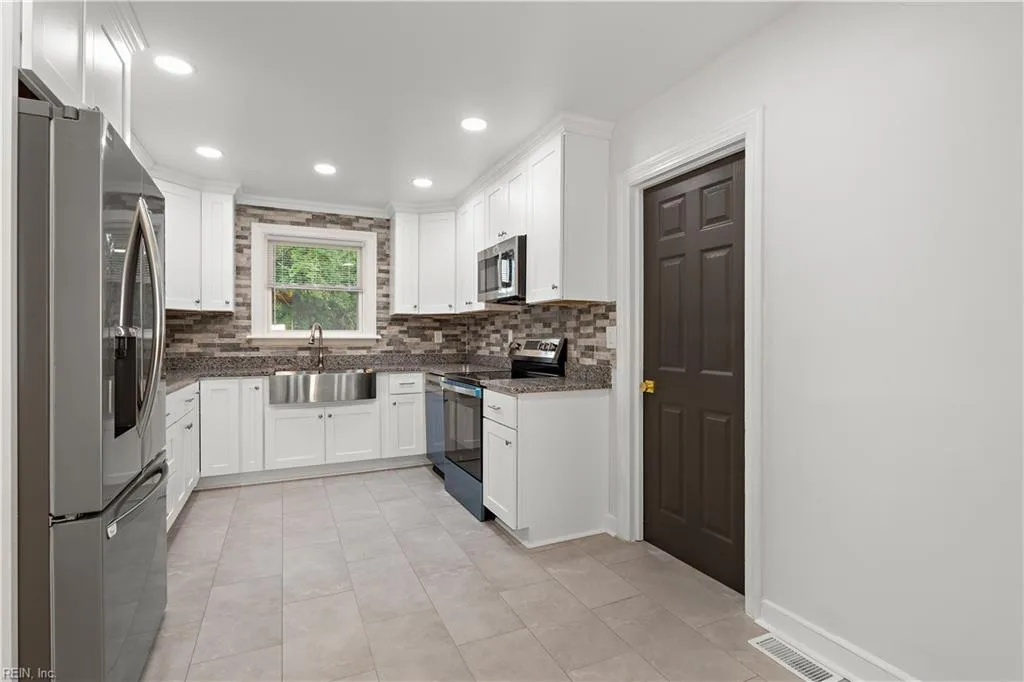 6343 Glenoak DR, NORFOLK VA 23513 thumb 10