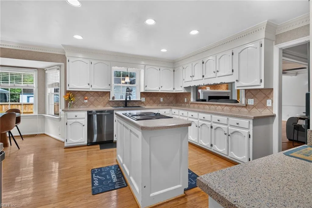 829 Donnington DR, CHESAPEAKE VA 23322 thumb 11