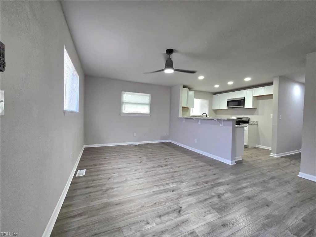 651 26th ST, NEWPORT NEWS VA 23607 - Photo 3